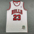 Michael Jordan Chicago Bulls Men's #23 1995-96 Hardwood Classics Authentic Jersey - White